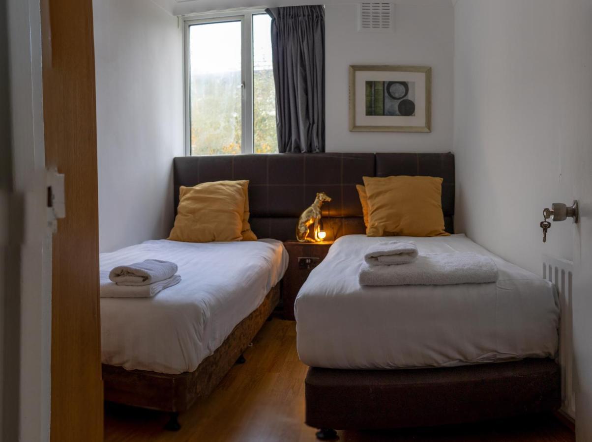 Villa London - 4 Bed - Sleeps 8 - Garden - Pet Friendly Exterior foto