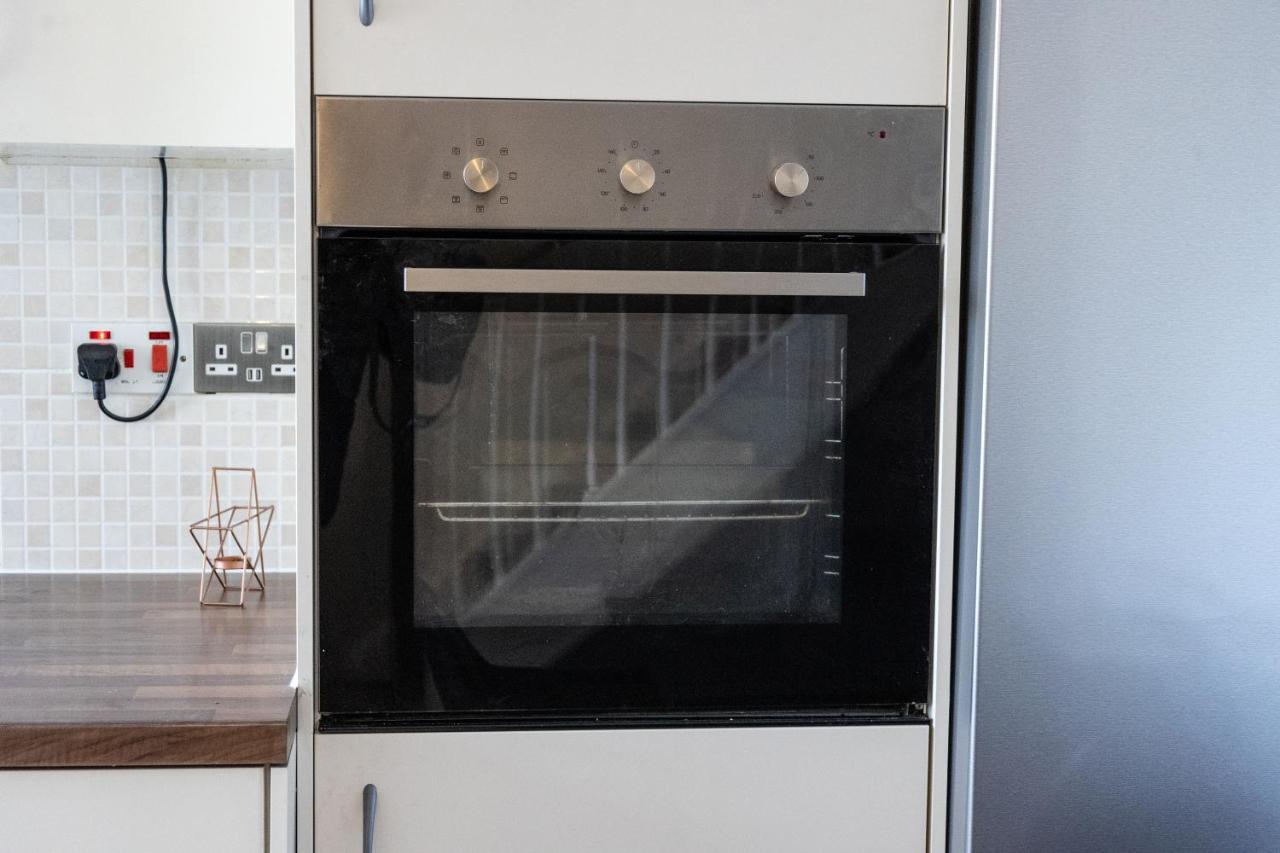 Villa London - 4 Bed - Sleeps 8 - Garden - Pet Friendly Exterior foto